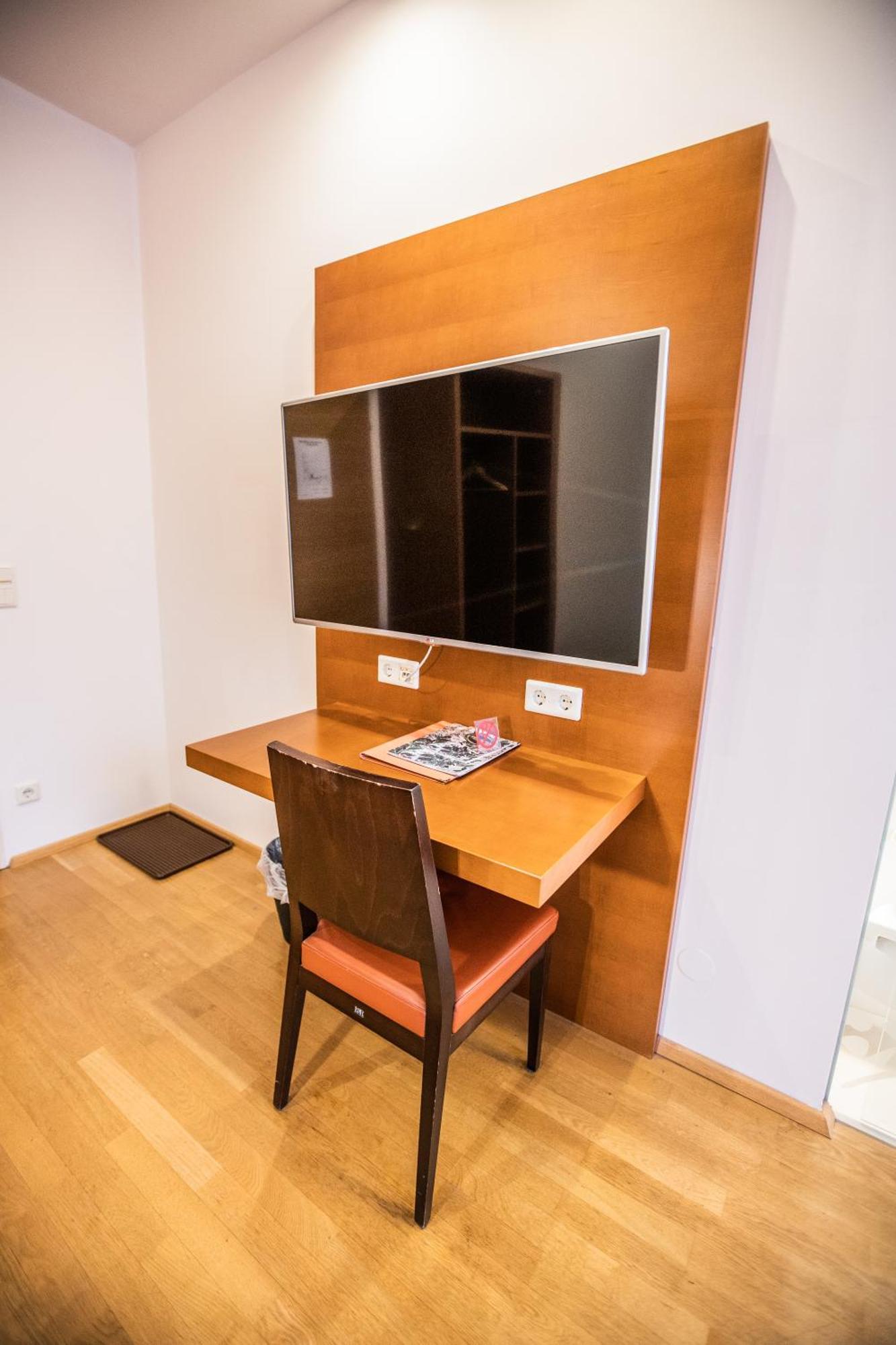Hotel Stadt Wien Bad Schallerbach Exteriör bild